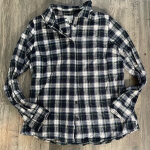 LL Bean Plaid Button-Down Shirt in Navy & White - Women’s Slightly Fitted